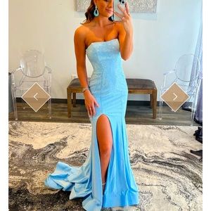 Berlinnova light blue sparkly prom dress